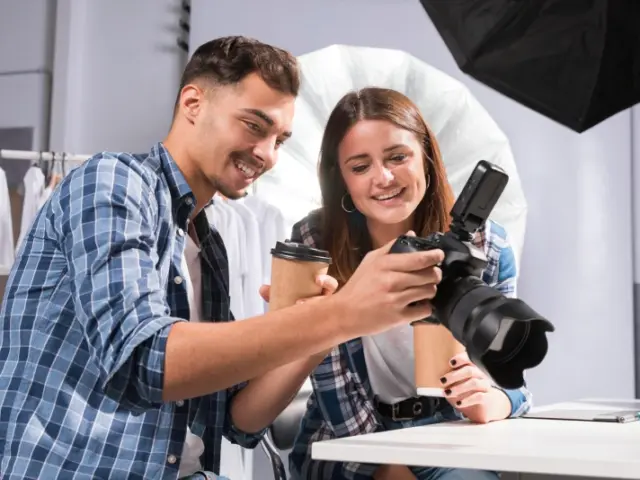 Online Vs Offline Store | Choose the Best Place to Buy or Sell a Used Camera