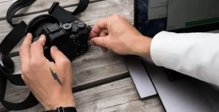 Where Can I Sell My Camera – Comparing Offline vs Online Camera Selling Methods